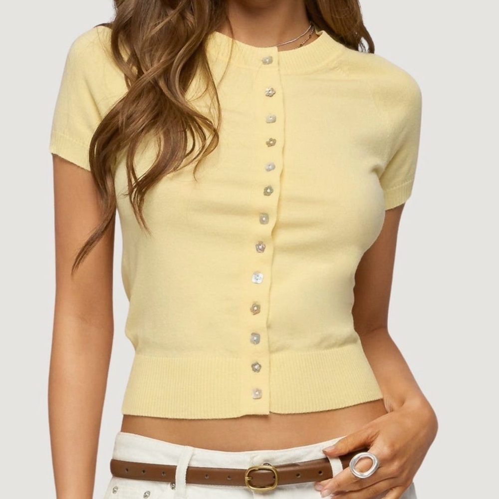 EDIKTED
Wilmer Short Sleeve Button-Up Top